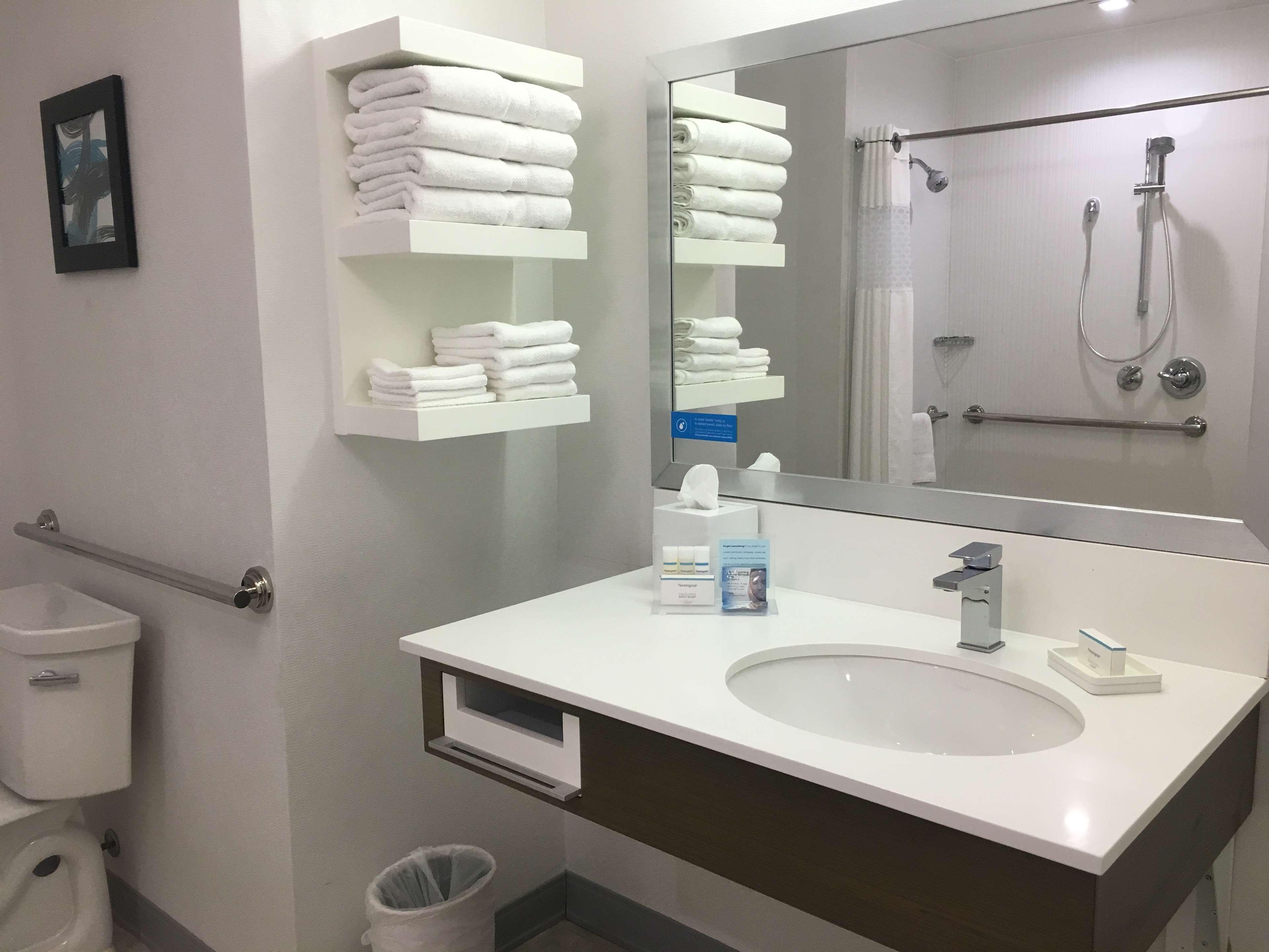 Hampton Inn & Suites Dallas-Колоні Екстер'єр фото