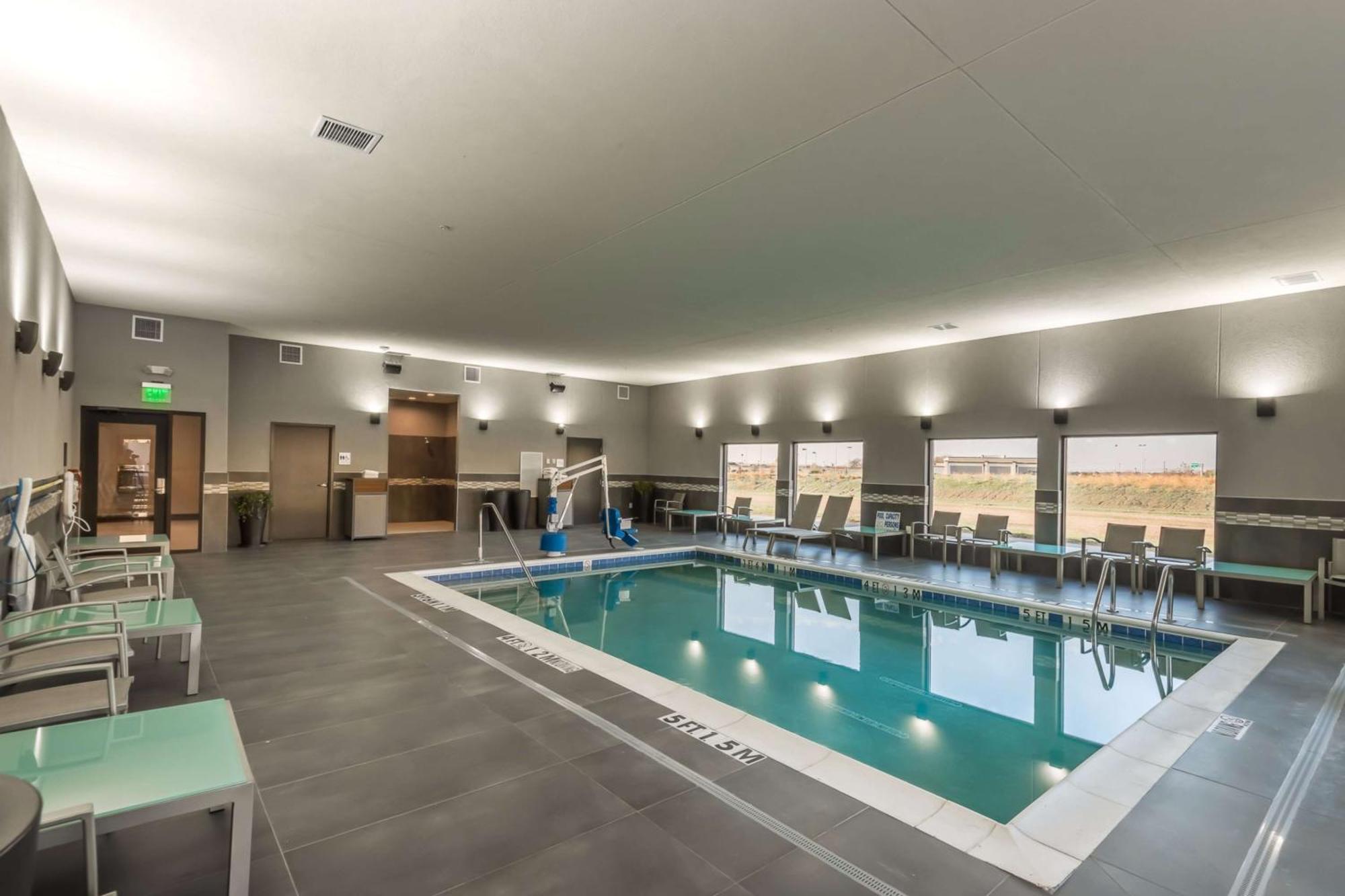 Hampton Inn & Suites Dallas-Колоні Екстер'єр фото