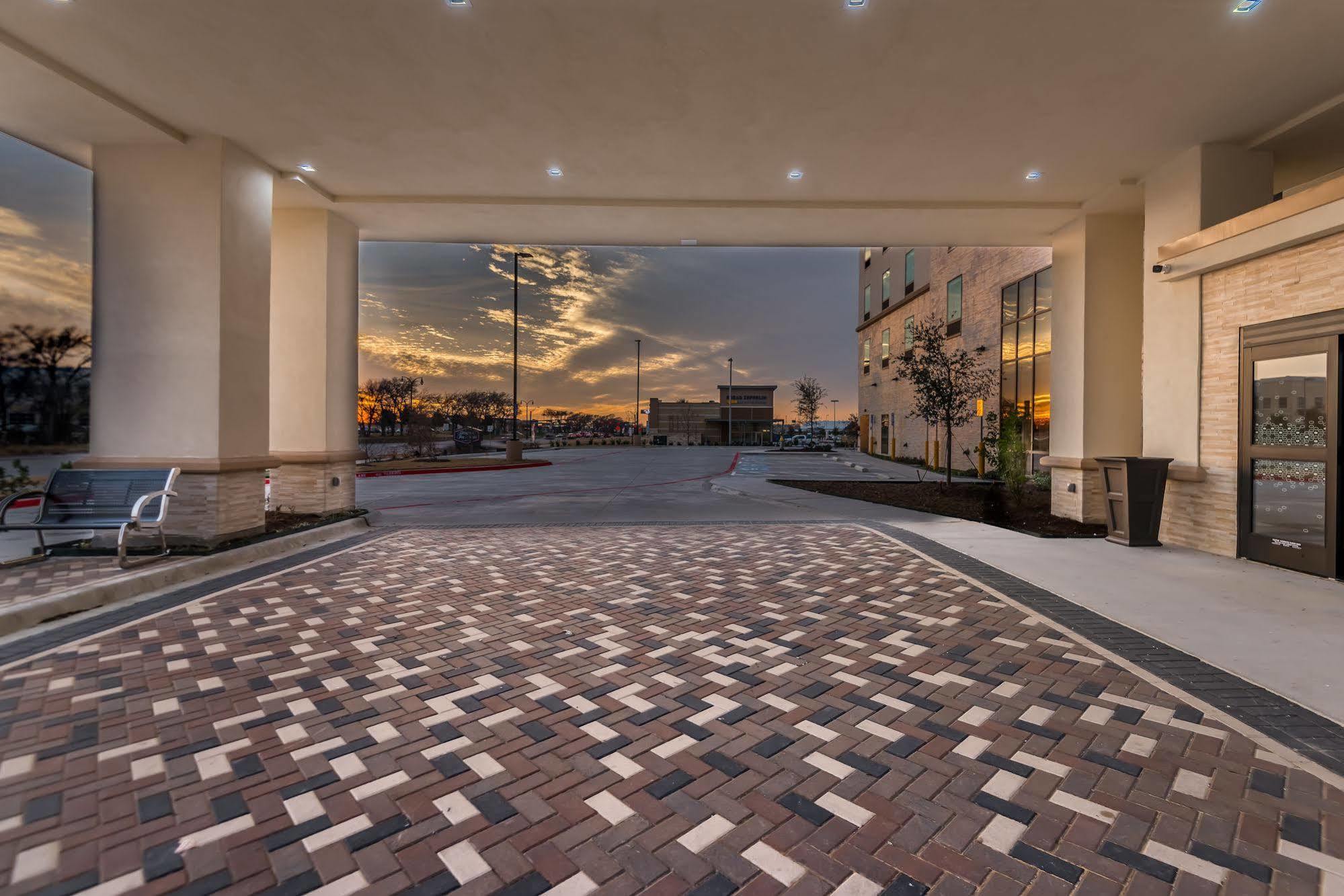 Hampton Inn & Suites Dallas-Колоні Екстер'єр фото