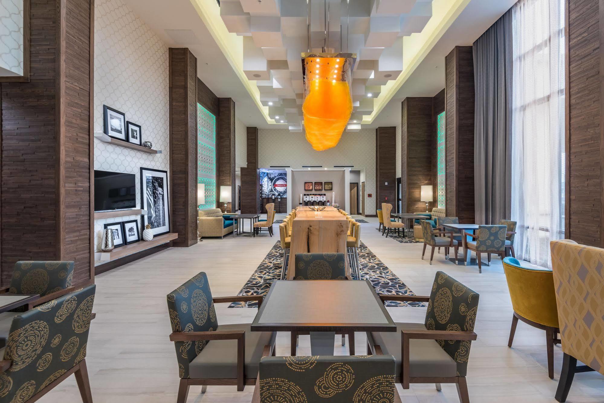 Hampton Inn & Suites Dallas-Колоні Екстер'єр фото